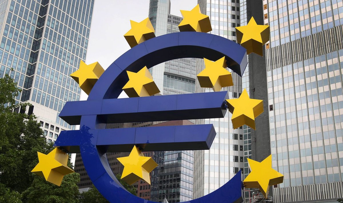 Euro sümbol Euroopa Keskpanga eelmise kontori ees