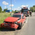 FOTOD JA VIDEO | Viljandi linna piiril paiskus Toyota avarii tagajärjel kraavi