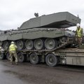 ФОТО DELFI: В Палдиски прибыло более 130 единиц боевой техники НАТО