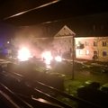 100 SEKUNDIT: Asula tänaval süüdati öösel kaks sõiduautot ja kaubik, Berliini kesklinnas plahvatas auto
