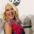 Oo püha silmakirjalikkus! "Enda kehaga rahulolev" Christina Aguilera tuuniti parfüümireklaamis anorektikuks!