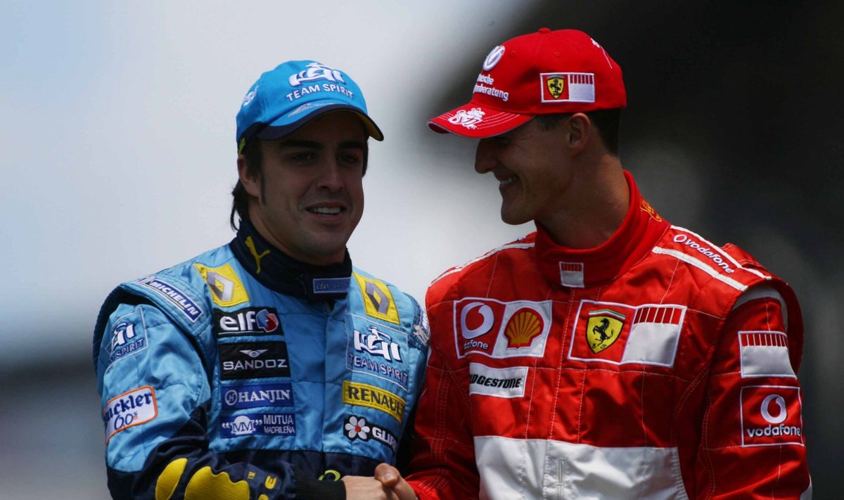 Fernando Alonso (vasakul) 2006. aastal koos Michael Schumacheriga.