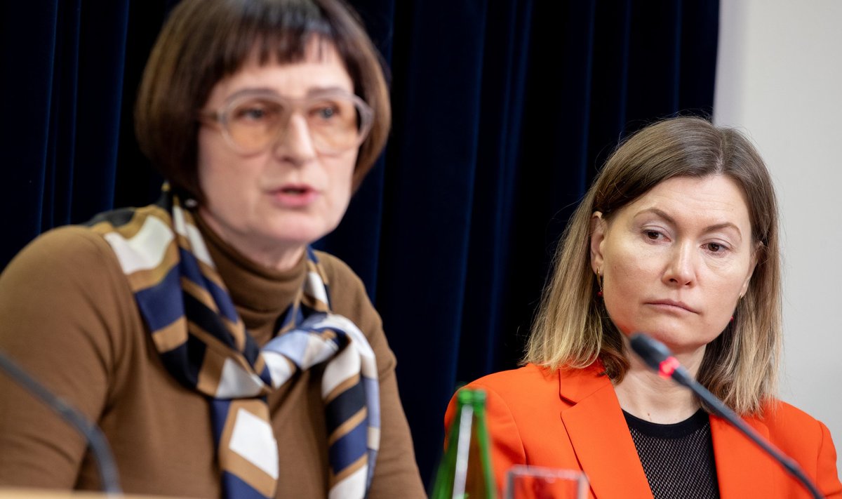 Sotsiaalministeeriumi ministrid Signe Riisalo ja Riina Sikkut.