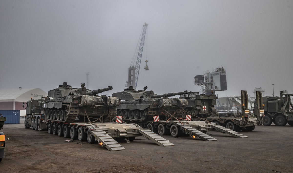 NATO lahingugrupi uue rotatsiooni tankid ja rasketehnika saabusid Eestisse