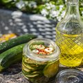 Mida teha suvikõrvitsast? Pista purki, keeda salatit, marineeri õlis või tee värske soolakurgi moodi suvehõrgutist