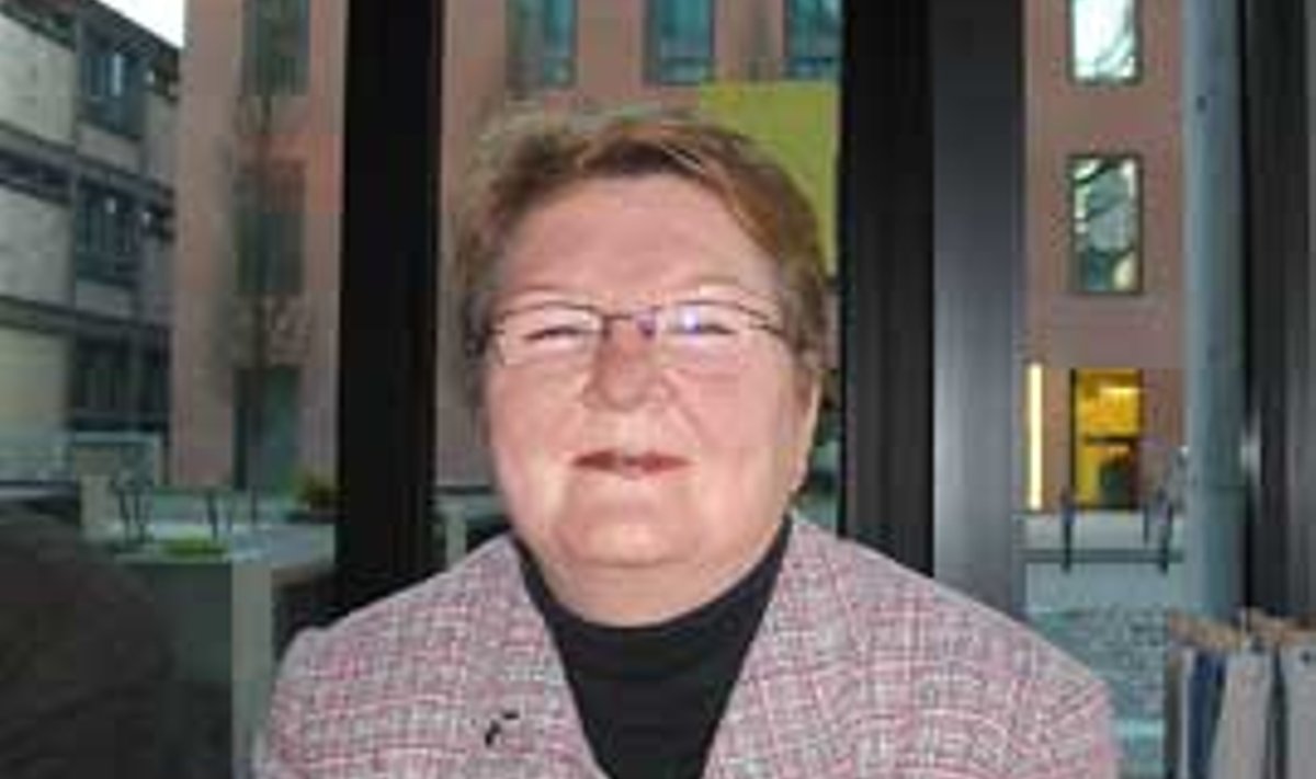 SOOME PASSIGA EESTI NAINE:  Aino Siebert abiellus 1971. aastal ENSVst Soome ja elab nüüd Lõuna-Saksamaal. Krister Kivi
