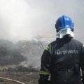 FOTOD: Märjamaal põles suur kogus rehve