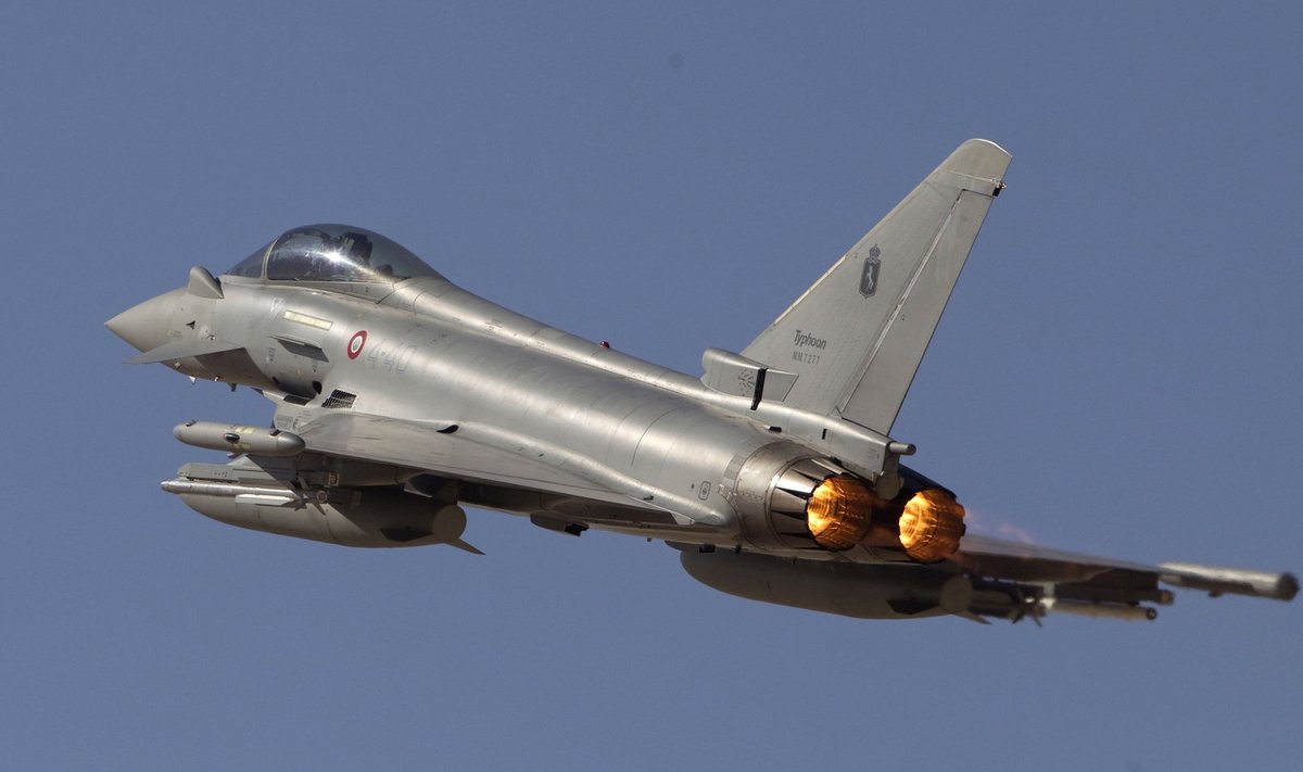 Hävitaja Eurofighter Typhoon 2000