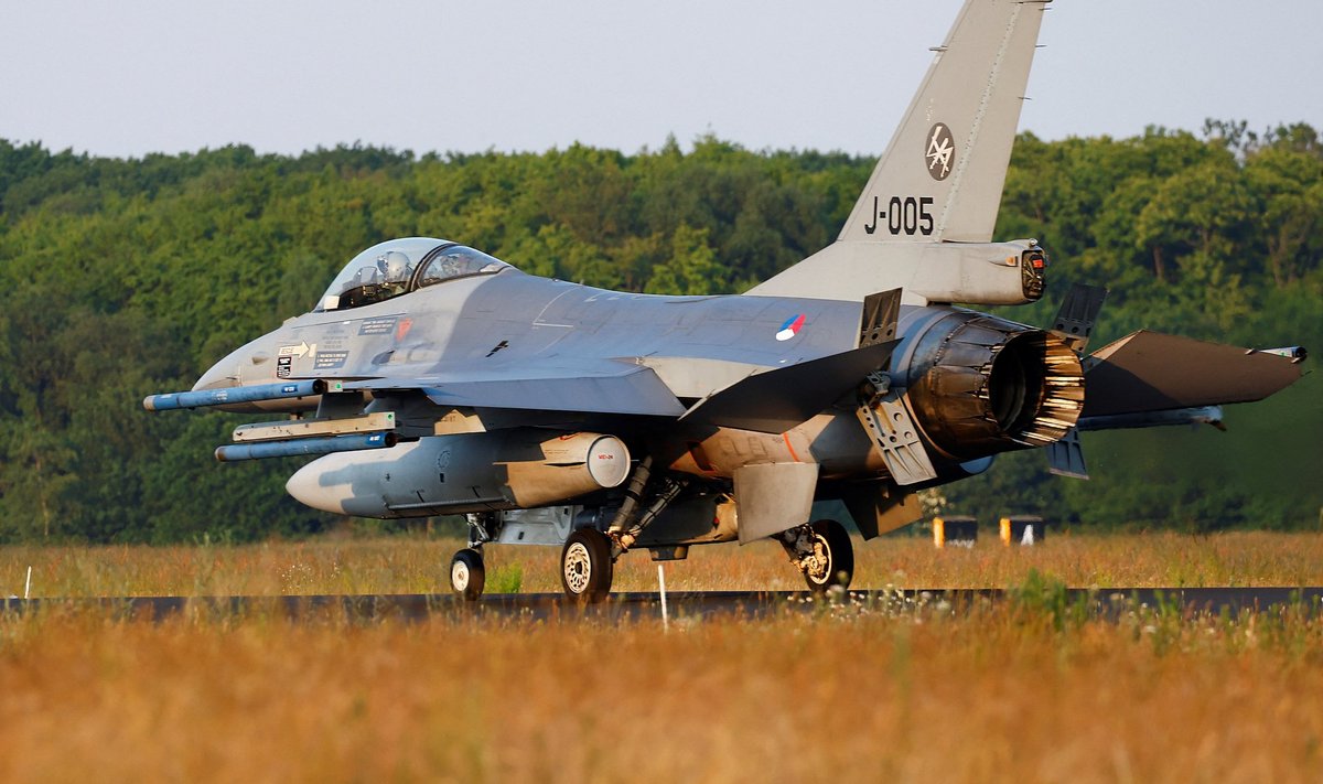 Hollandi F-16 mullu Volkeli lennubaasis