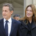 FOTO: Carla Bruni ja Nicolas Sarkozy rakendasid beebi valimisvankri ette?