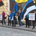FOTO: Käputäis kodanikke avaldas taas Venemaa saatkonna ees meelt Ukraina sõja vastu