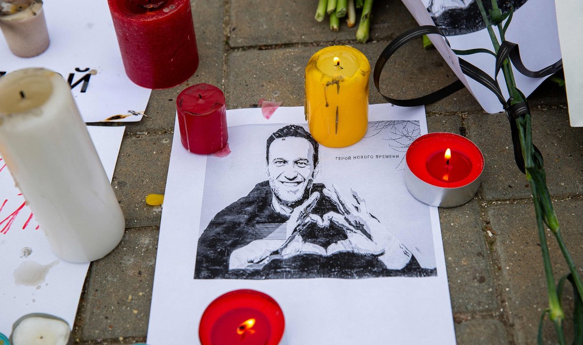 Стихийный мемориал в память об Алексее Навальном, Кишинев, 17.02.2024