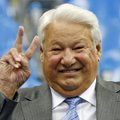 Опрос: россияне винят в "октябрьском путче" Ельцина и развал в стране