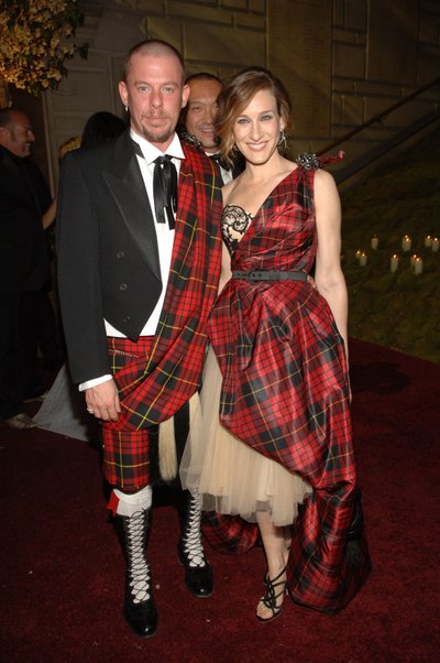 Sarah Jessica Parker 2006. aastal kleidi autori Alexander McQueeniga.