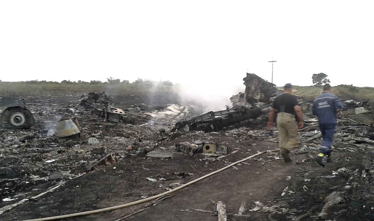 Malaisia reisilennuk kukkus Ukraina-Venemaa piiri lähistel alla