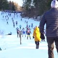 DELFI VIDEO | Jäised ja kiired laskumised põhjustasid Tartu maratonil kukkumisi, üks mees tõmmati jõest välja