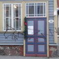 FOTOD | Tänavakunstnikud ehivad nii Karlova linnaosa kui ka Põhja-Tallinna linnaosa valitsust, kahju ulatub kuni 10 000 euroni