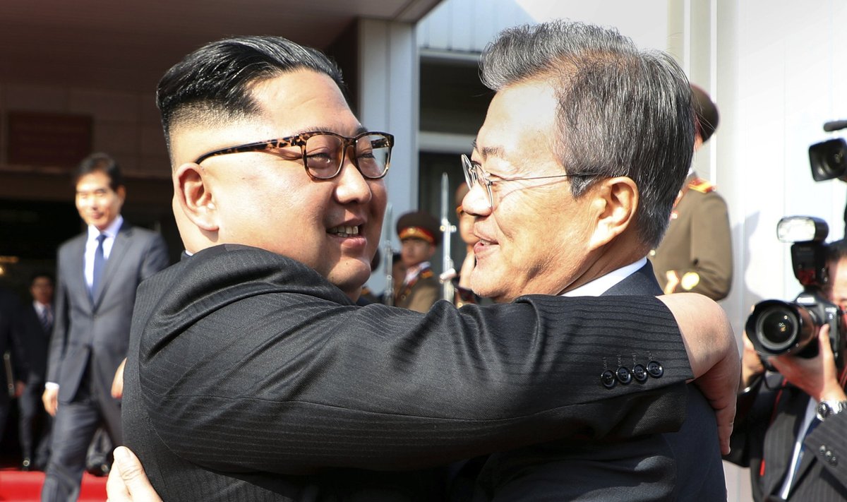 Kim Jong Un, Moon Jae-in