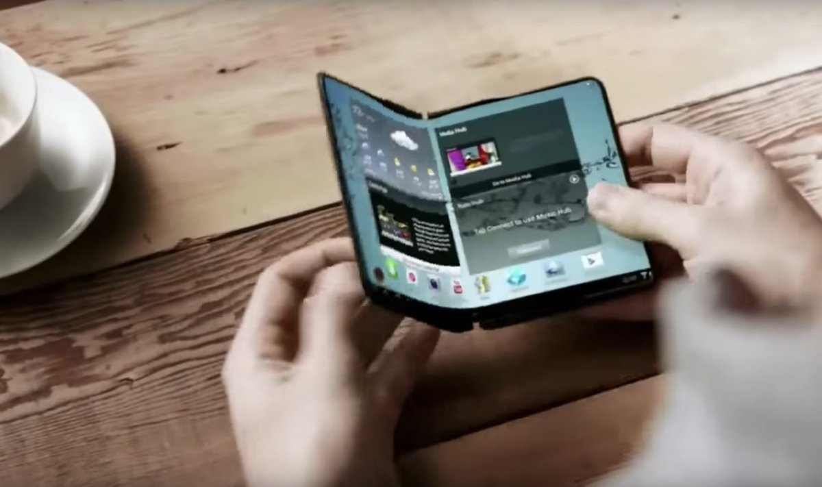 Illustreerival eesmärgil: Samsungi volditava ekraaniga telefoni prototüüp