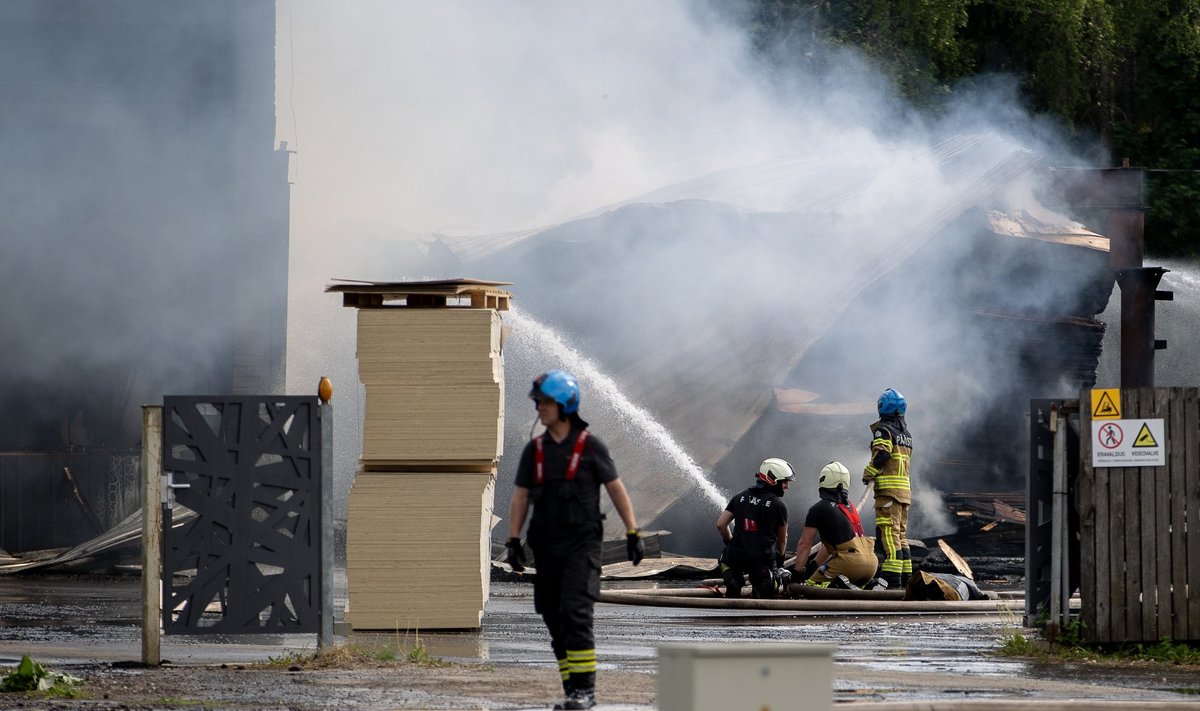 Esimest korda saastus Aegviidu joogivesi kohaliku puidutööstuse kustutustööde käigus tekkinud segadusega.