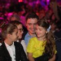 PILTUUDIS | Poliitik Taavi Rõivas naudib koos abikaasa Luisa ja tütrega näosaate finaali