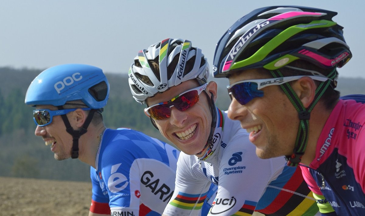 Rui Costa (keskel) lasi Šveitsi tuuri lõpus laia naeru