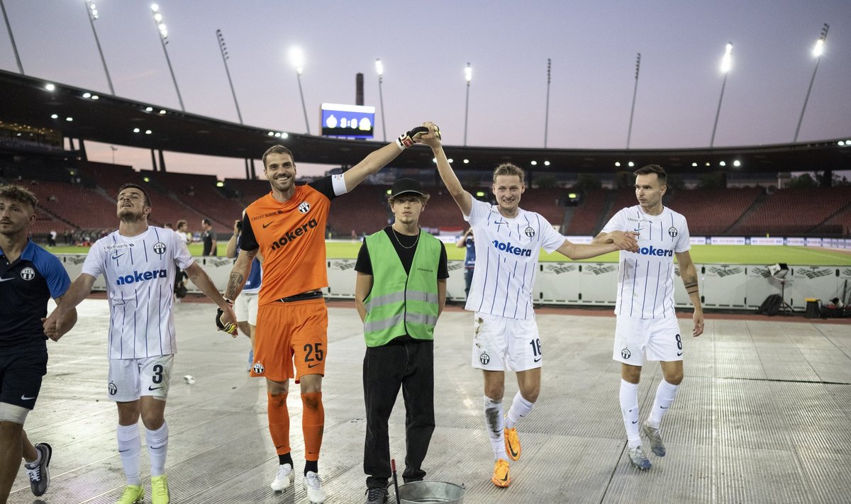 FC Zürichi mängijad tähistamas Euroopa liiga play-off'i jõudmist.