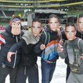 FOTOD ja VIDEO: Võimas! Robbie Williamsi paduvihmane tuurialguse kontsert Dublinis oli nagu iirlaste öölaulupidu!