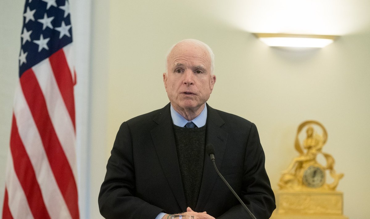 John McCain Stenbocki majas