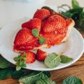 Коблер с клубникой: готовим невероятный ягодный пирог 