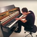 VIDEO | Maailma kiireim klaverimängija Peter Bence annab Eestis kontserdi