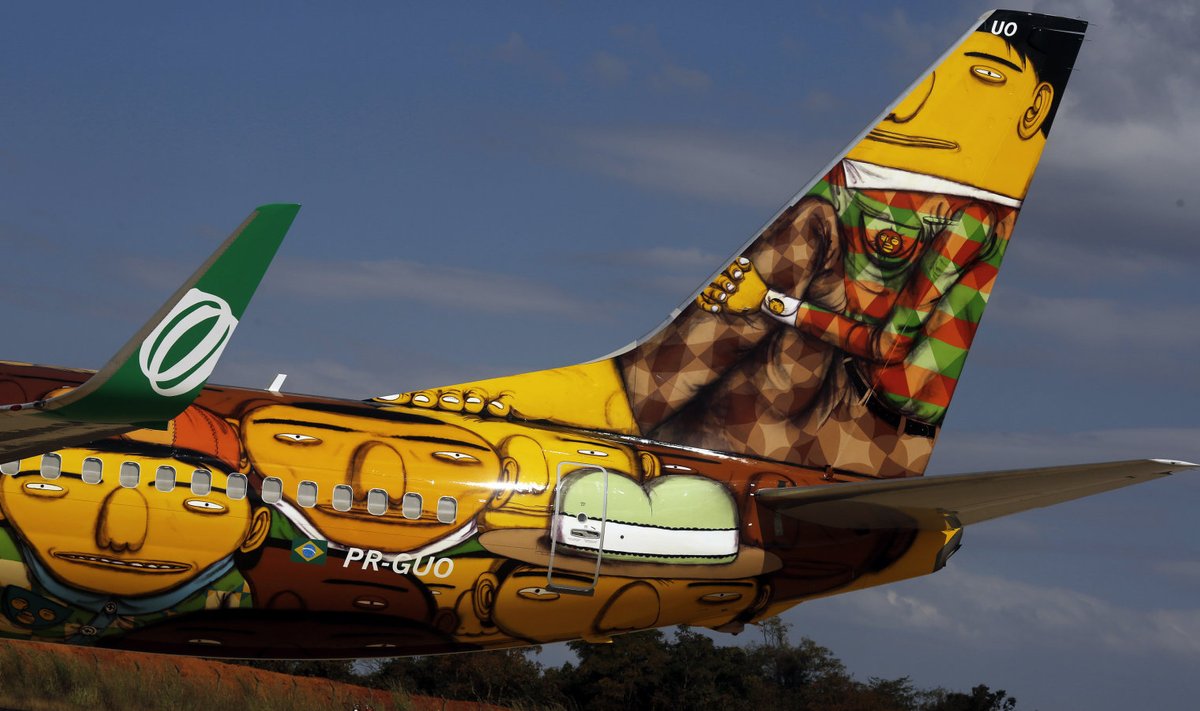 2014. aasta jalgpalli MM-i puhul üle värvitud lennufirma GOL Boeing 737, mis transportid Brasiilia jalgpallikoondist.
