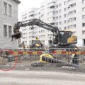 VIDEO | Ohtlik olukord Tallinna kesklinna ehitusplatsil: ekskavaatorijuht vehkis töötaja pea kohal kopaga