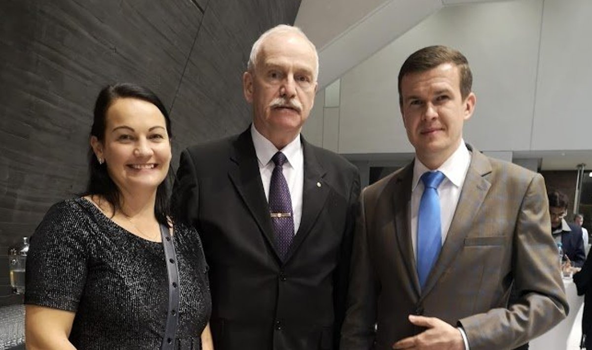 Fotol (vasakult paremale) EAD testijuht Triin Lepp, EAD juhatuse liige Henn Vallimäe ja uus WADA president Witold Banka