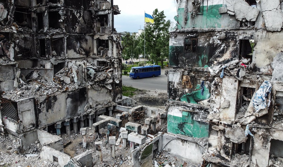 Purustatud kortermajad Kiievi lähedal Borodjanka alevis.