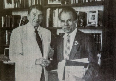 1990. aasta suvel Ameerika Ühendriikides viibides, tänas Niklus isiklikult ekspresident Reaganit nii endale kui ka ikestatud rahvastele osutatud erilise toetuse eest.