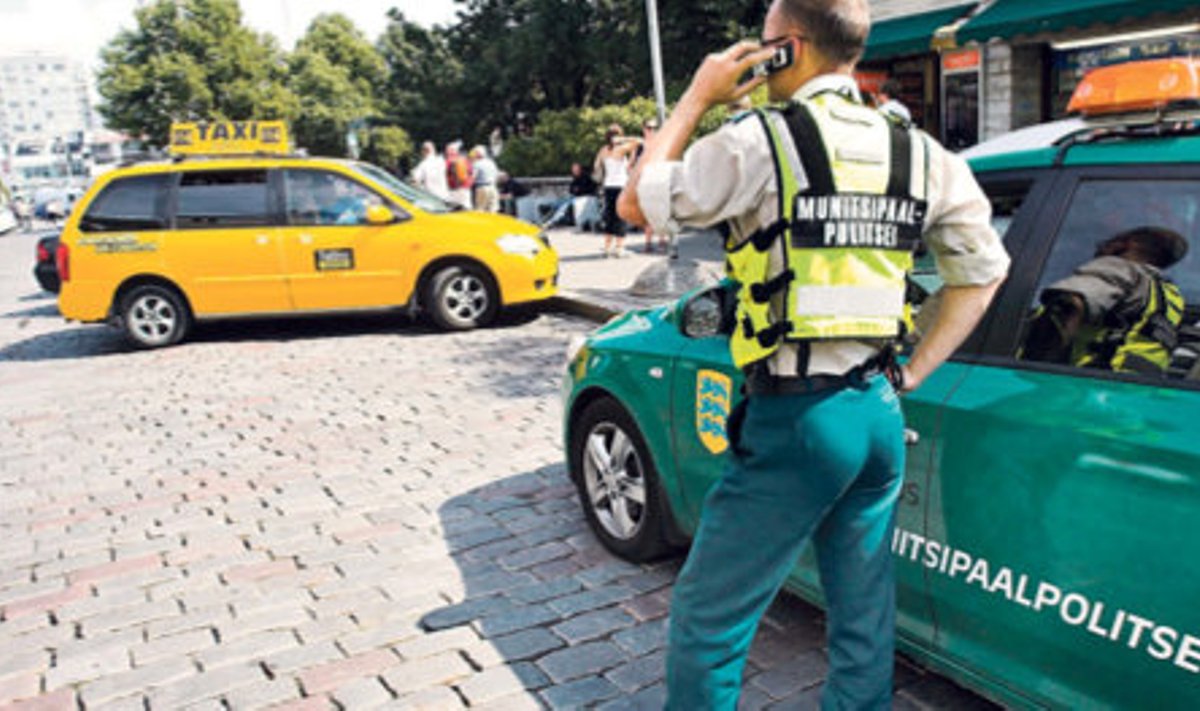 Taksojuhid kurdavad, et ei saa ju pärast kliendi mahapanemist haihtuda.