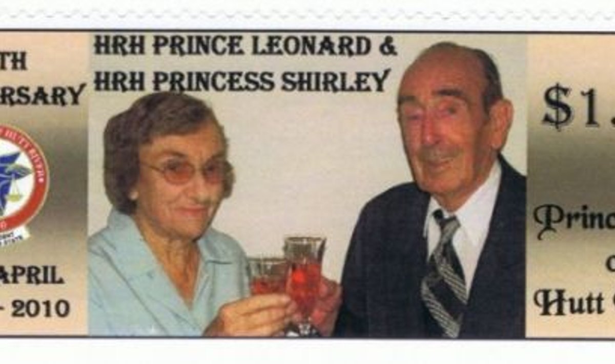 Printsess Shirley ja prints Leonard vürstiriigi 40. aastapäeva postmargil.