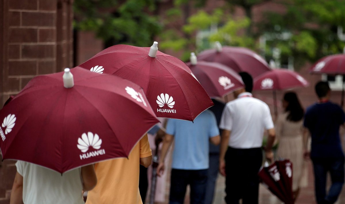 Huawei on USA-Hiina kaubandussõja tõttu sattunud sõna otseses mõttes vihma käest räästa alla.