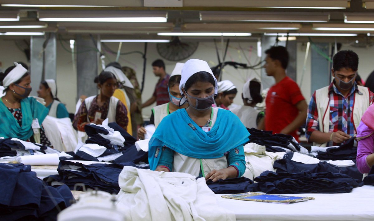 Tööline Bangladeshi tehases.