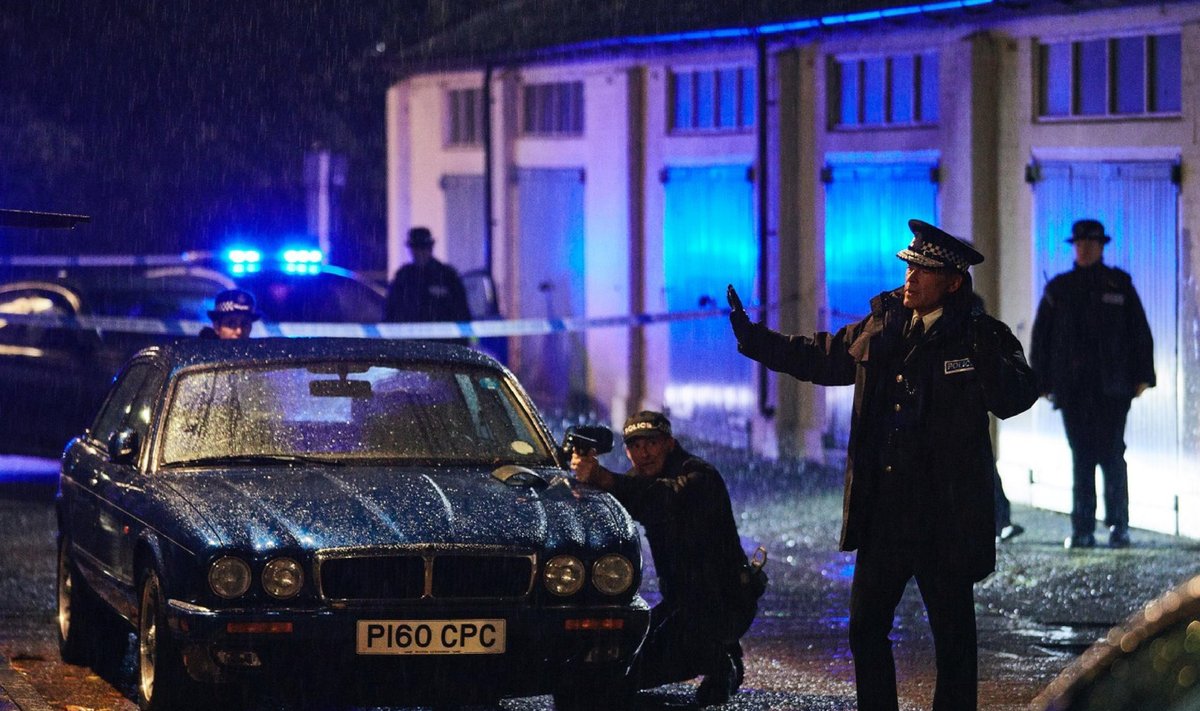 ÜLEMUS AMEERIKAST: Rob Lowe mängib seriaalis ekstsentrilist politseiülemat Bill Hixonit.