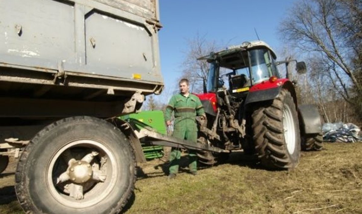 Harjumaa talumees Ermo Sepper sai ootamatult trahvi, sest juhtis maanteel järelhaagisega traktorit.