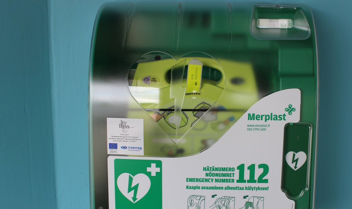 Narva esimene automaatne defibrillaator