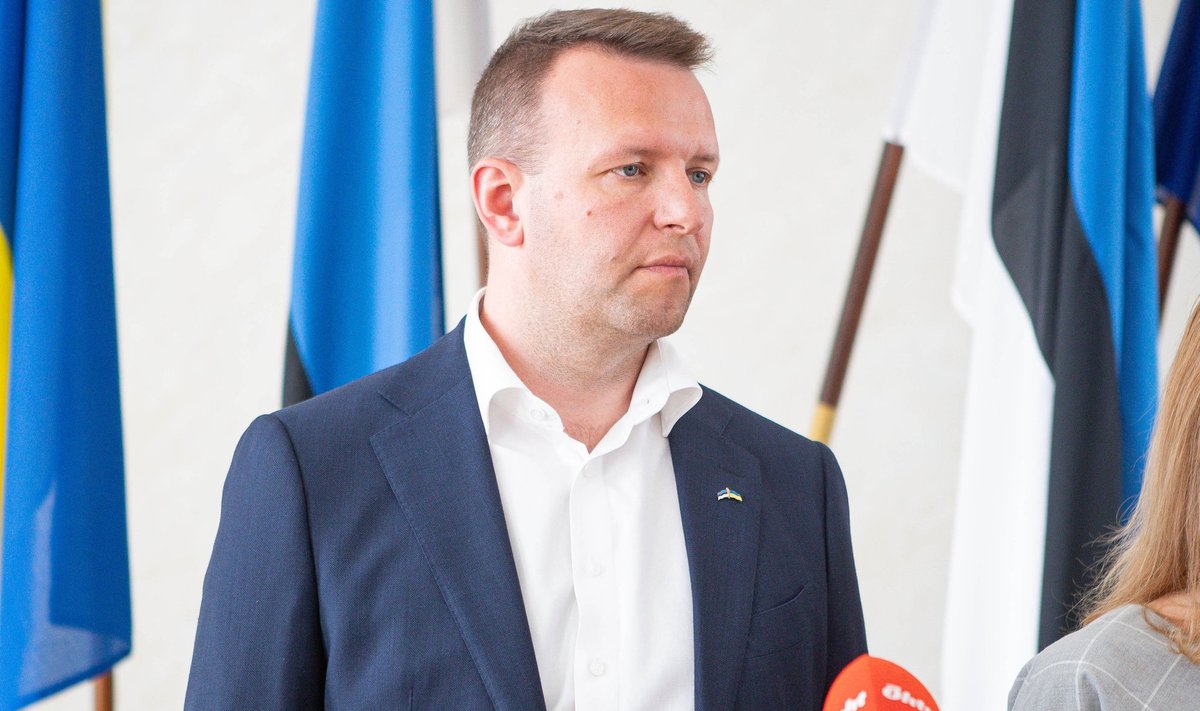 "Olukord, kus Eestil ei ole juba kolm nädalat välisministrit, ei ole sellises julgeolekuolukorras minu arvates normaalne," sõnas Läänemets.