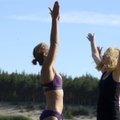 Йога на пляже, карвинг и еще 6 видов хобби, которые стоит попробовать этим летом