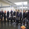 FOTO: Kahtlase kosmeetikafirma väljapeetud esindajad käisid ninasarvikupuuris Savisaart abistamas