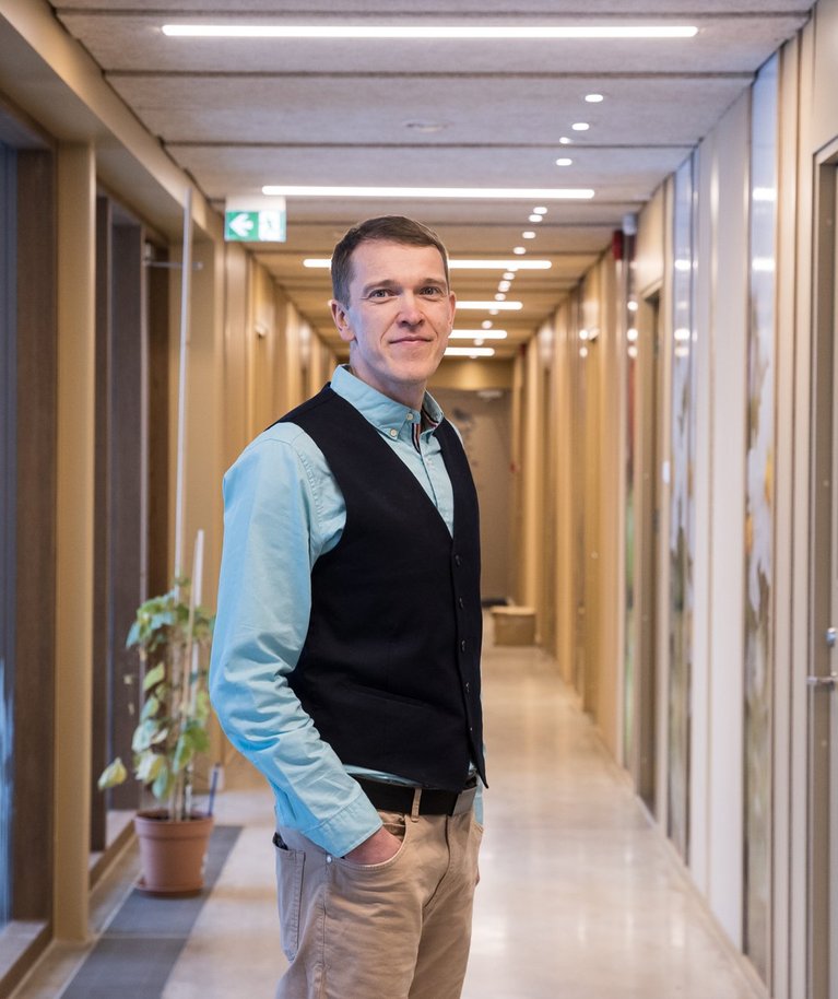 Marko Kass, kes on juba asjatundja loomade söötmise ja kasvatuse alal, teeb endale nüüd selgeks ka taimekasvatuse.