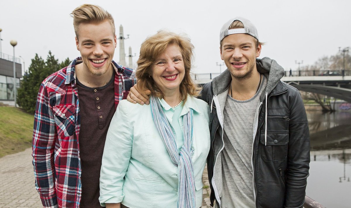 19 aastat tagasi Ameerikast Tartusse kolinud Joshua (vasakul) ja Daniel Viinalass on oma ema Janice’iga väga lähedased.