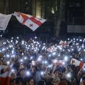 VIDEO | Gruusias jätkusid välisagentide seaduse vastased meeleavaldused. Vahistatuid väidetavalt peksti