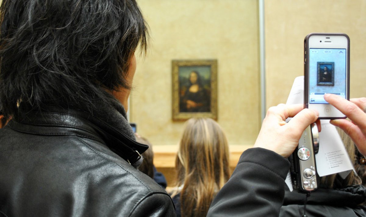 Kui Mona Lisat pingsalt pildistada, ei pruugi kuulus naeratus üldse meelde jääda.  Foto: ProtoplasmaKid/Wikimedia Commons